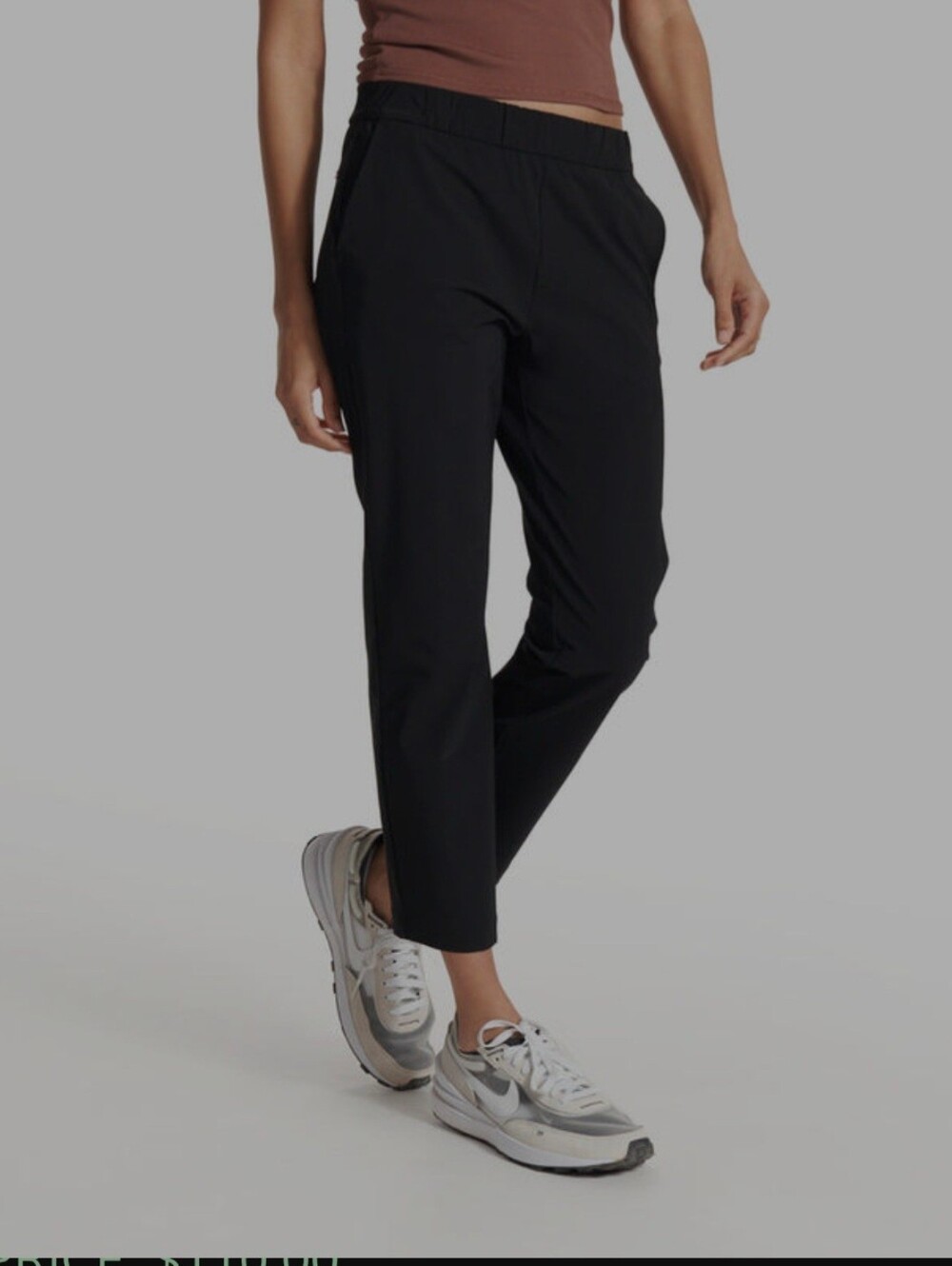 Vuori Women's Miles Ankle Pant Size Small EUC Black